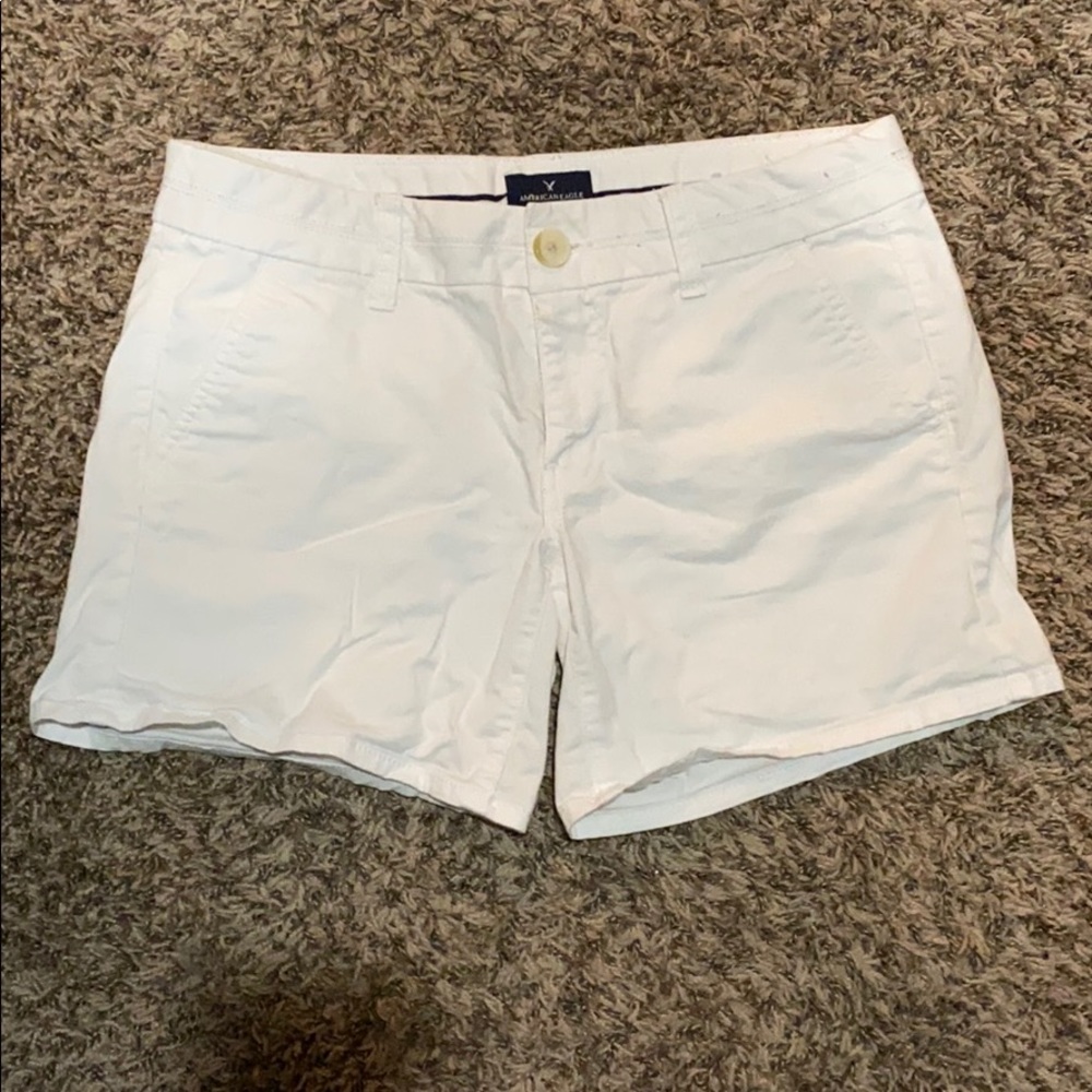 American Eagle white midi shorts, size 6, like new